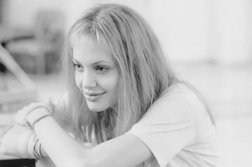 Photo by 3 Art Entertainment - © 1999.jpg